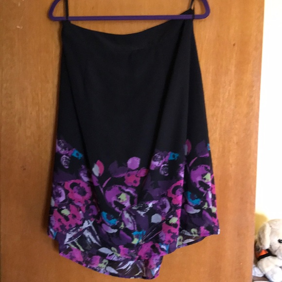 East 5th Black floral skirt - Picture 1 of 1